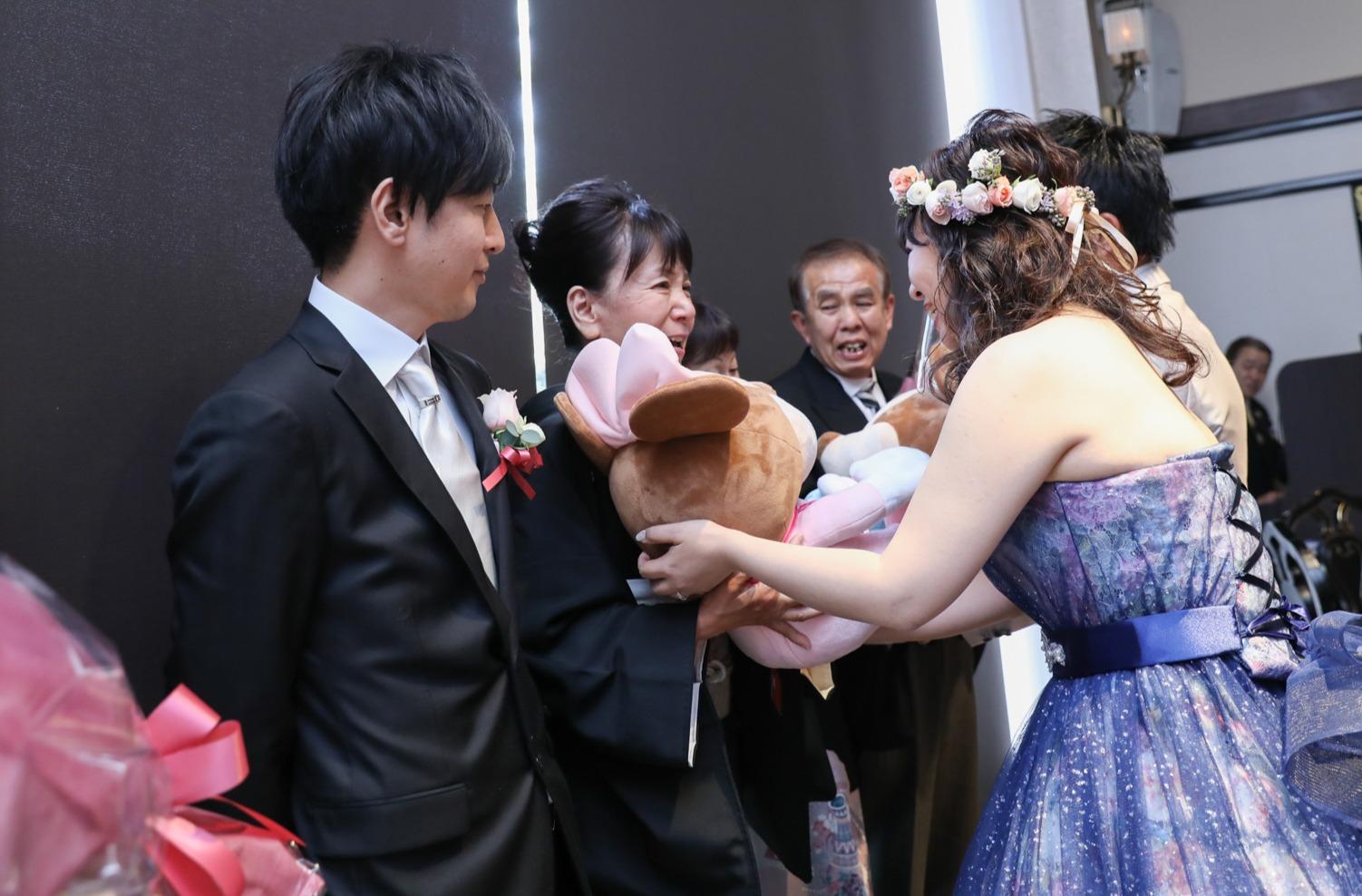 お二人らしい笑顔と涙の結婚式☆の披露宴画像