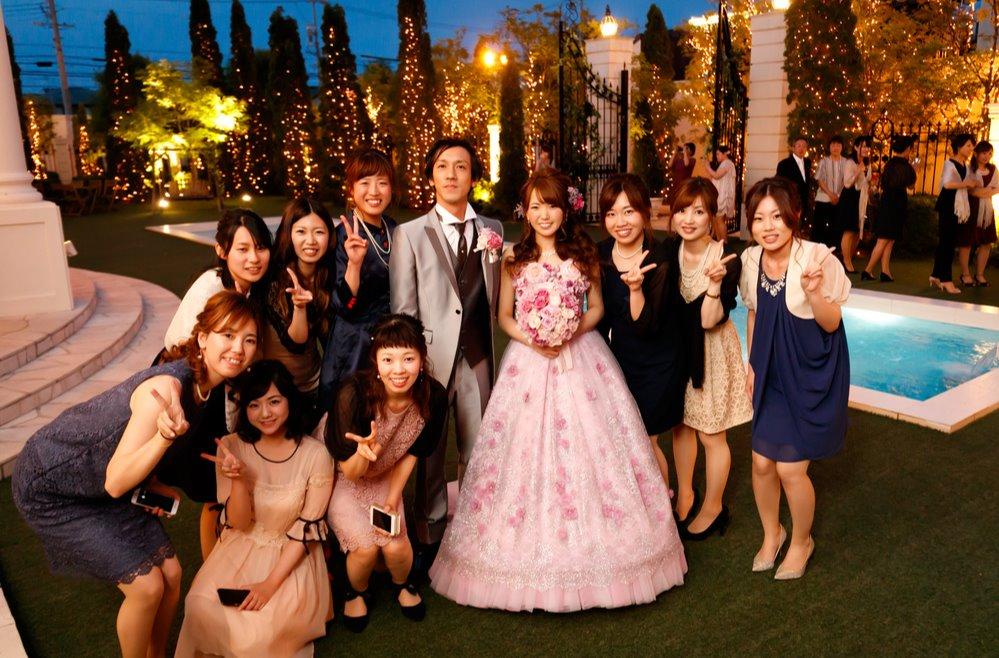 大好きに囲まれた結婚式の披露宴画像
