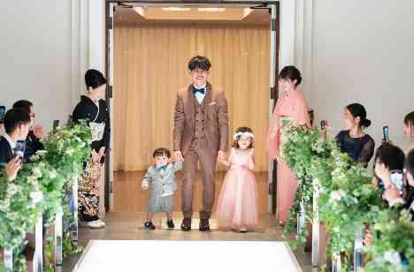 ゲストがお二人のことをもっと大好きになる結婚式の挙式画像