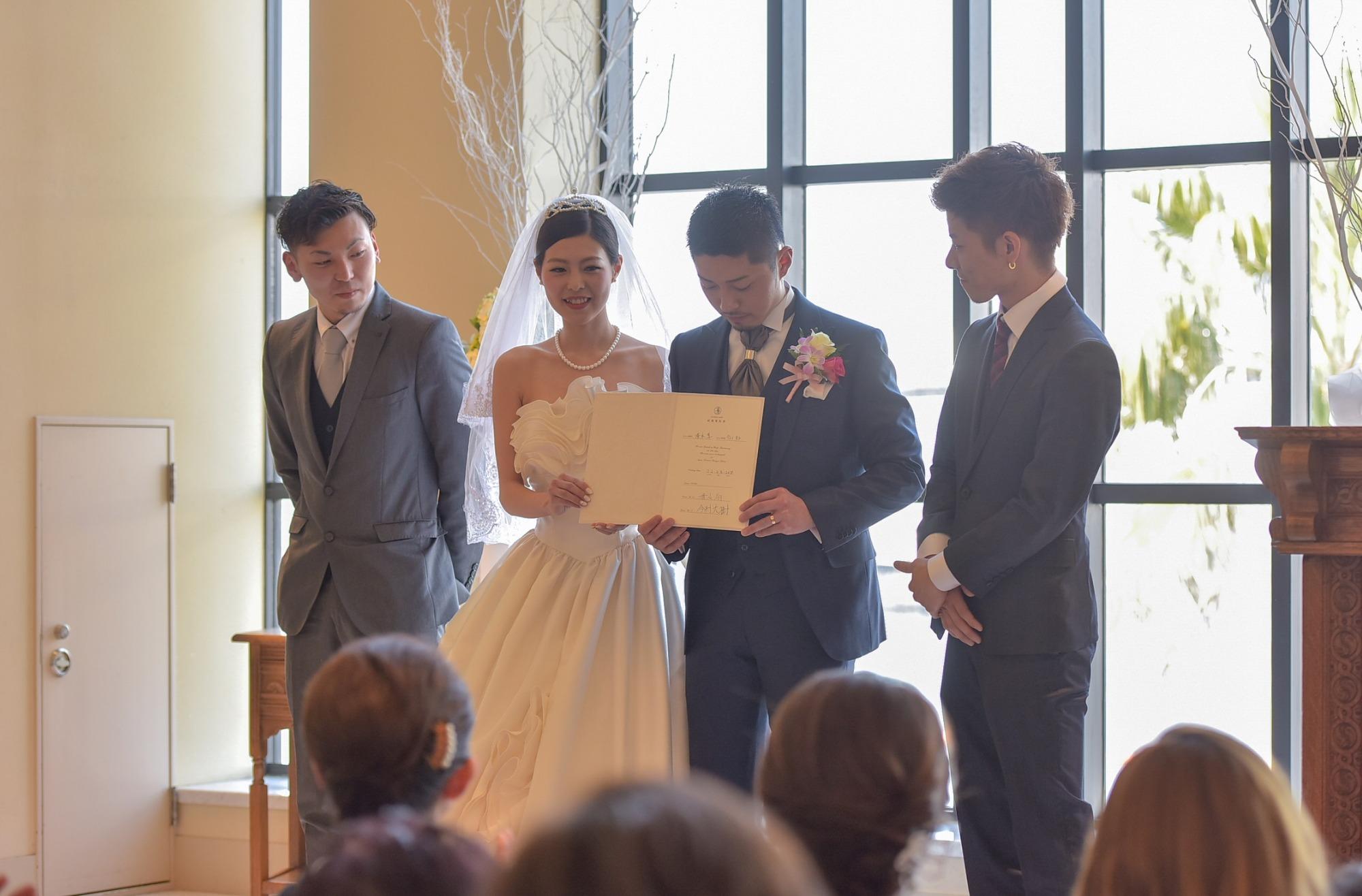 感動・笑顔があふれる、ゲストに感謝を伝える結婚式の挙式画像