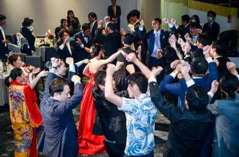 沖縄文化で心をひとつにアットホームウェディングの演出画像
