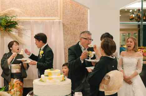 ２世代の結婚式「両親と同じ教会で…」の披露宴画像