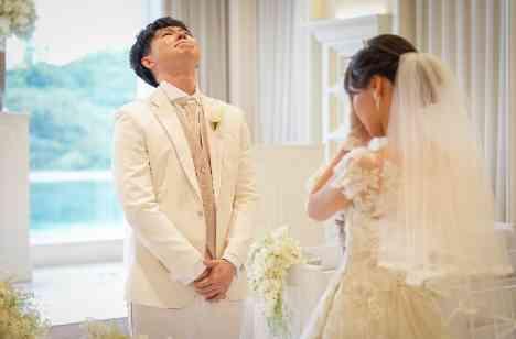ゲストの笑顔が満開!桜で彩る春色ウエディングの挙式画像