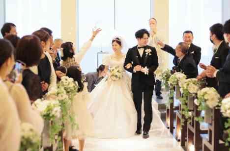 ゲスト参加型のサプライズWeddingの挙式画像