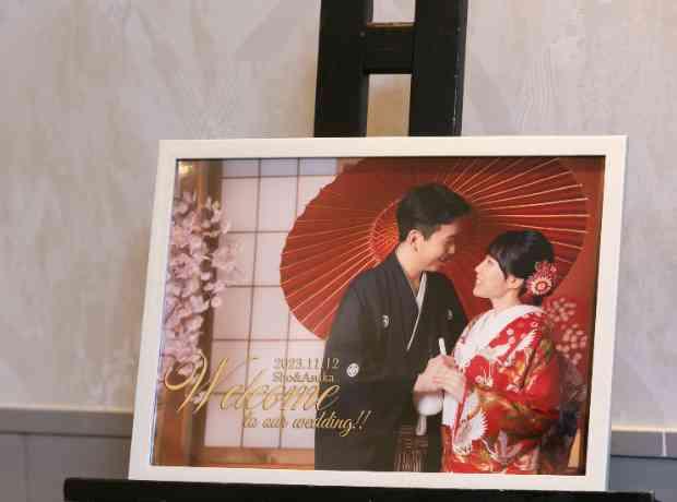 ピアノ演奏が作り出す大人で落ち着いた結婚式の挙式実例画像