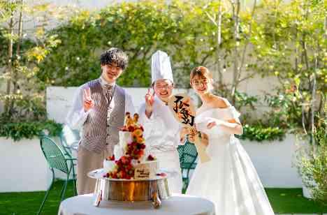 大切なゲストと繋がり合うweddingの披露宴画像