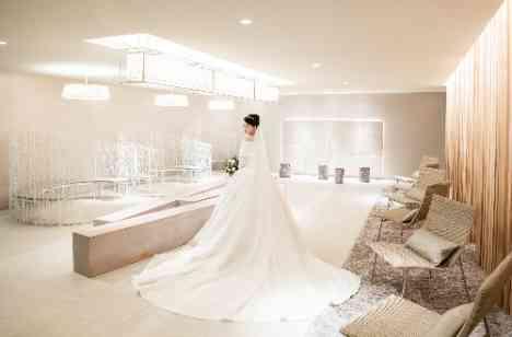 ご親族の皆様と過ごすアットホームWeddingの挙式画像