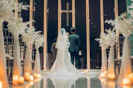 【ナイトキャンドル】心温まるファミリー婚の挙式画像