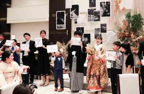 大好きな場所とふたりを繋いだ写真を表現した空間の演出画像