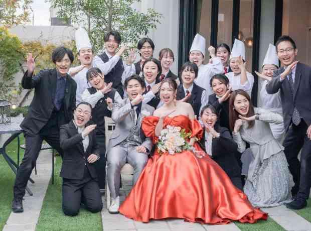 スタッフと創る結婚式〜幻想的なランタン演出〜の挙式実例画像