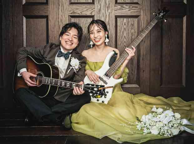 大好き！！囲まれた幸福なウエディングの挙式実例画像