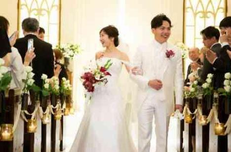 おふたりとゲストの皆様のご縁を紡ぐ結婚式の挙式画像