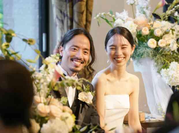 空間づくりからこだわった理想の結婚式の挙式実例画像