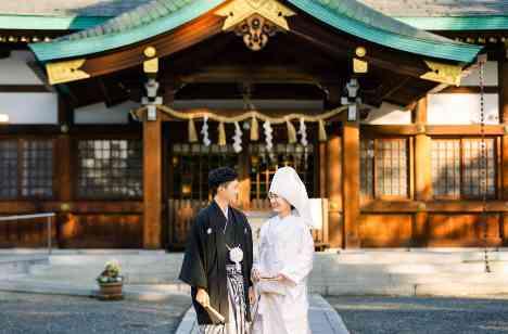 和と洋の演出で笑顔と感動に包まれた結婚式の挙式画像