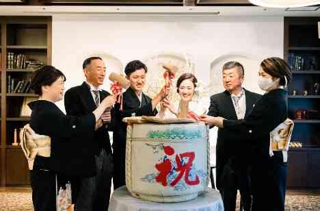 和と洋の演出で笑顔と感動に包まれた結婚式の披露宴画像