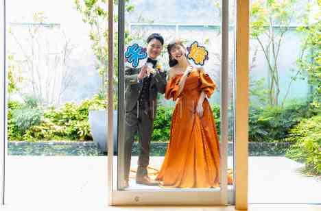 洗練された空間でのぬくもりが感じられる結婚式の披露宴画像