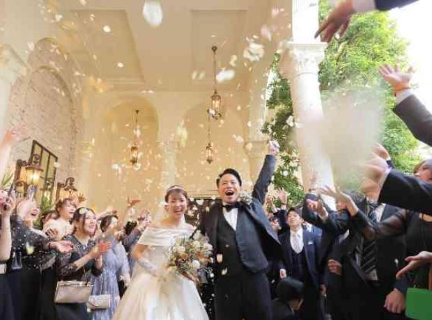 こだわりが詰まったおふたりらしい結婚式の挙式実例画像