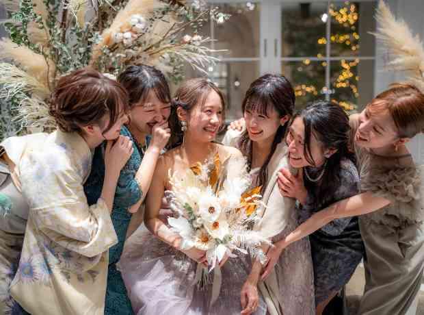 大好きなゲストと無限大の笑顔あふれる時間を♡の挙式実例画像