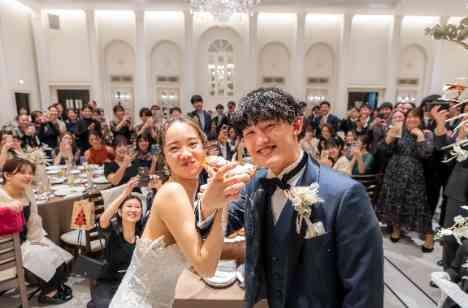 大好きなゲストと無限大の笑顔あふれる時間を♡の披露宴画像