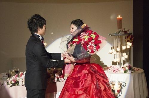 ゲストの方と感動・楽しさを共有できるパーティ☆の披露宴画像