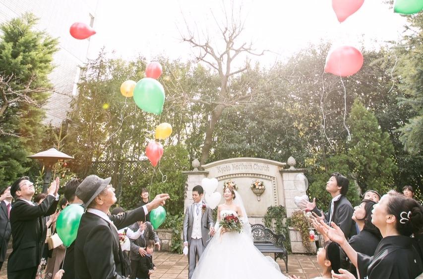 こだわりの空間で華やかな結婚式をの挙式画像