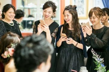 美味しい料理とお酒で大人のウエディングの披露宴画像