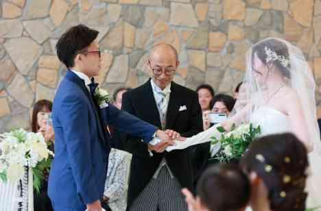 沢山のサプライズで 笑顔と涙のサマーウェディングの挙式画像
