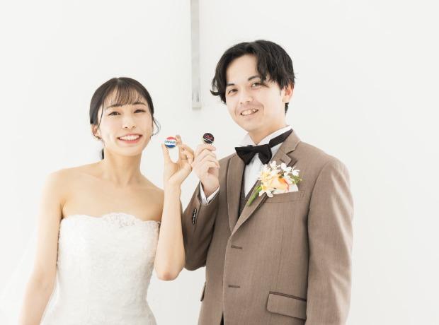 「コーラ×餃子」でおふたりならではの世界観の挙式実例画像
