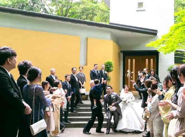 「おもてなし重視」の洗礼された大人ウェディングの挙式実例画像