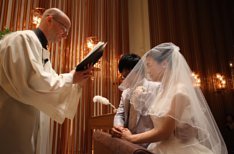 お2人が出会った日本でアジアンＷＥＤＤＩＮＧの準備・打ち合わせ画像