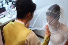お2人が出会った日本でアジアンＷＥＤＤＩＮＧの挙式画像