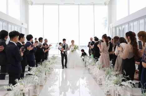 結婚式って楽しい！と思ってもらえる一日の挙式画像