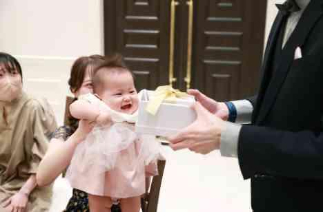 楽しく想いに溢れたゲスト参加型結婚式の披露宴画像