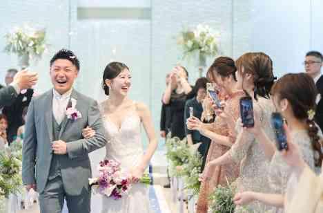 Prima Sterra 大切なゲストとの結婚式の挙式画像