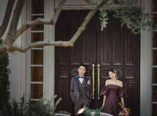 衣装と演出が素敵なスタイリッシュ結婚式の挙式実例画像