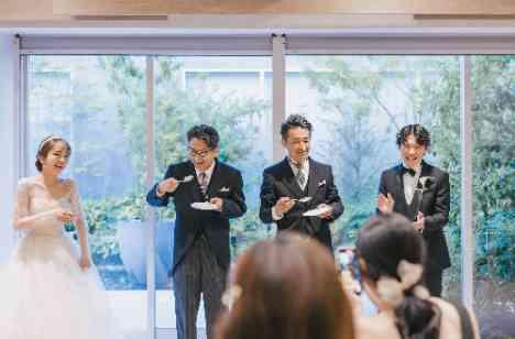 笑いあり涙あり！想いが溢れるあたたかい結婚式の披露宴画像