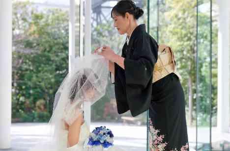 新郎新婦お二人で披露するピアノの生演奏♪の挙式画像