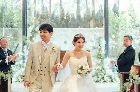 ゲストの皆さまと過ごす心温まる和やかなご結婚式の挙式画像