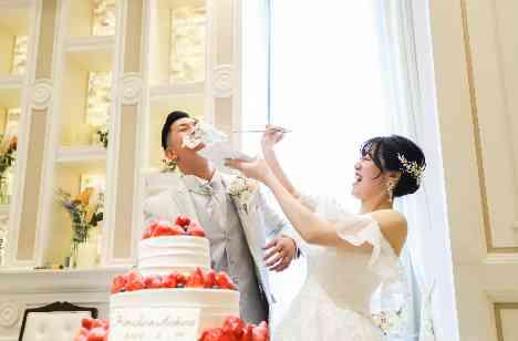 王道シンプルな結婚式を叶える一日の実現の披露宴画像