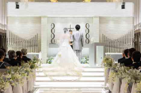 想いをカタチに♡ふたりもゲストのHAPPYな結婚式の挙式画像