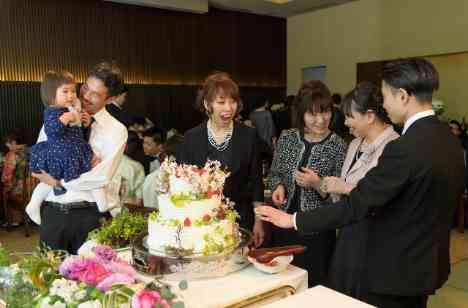 風薫る庭園での本格神前式の演出画像