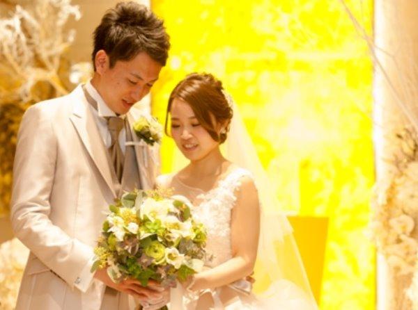 テラス付レストランで、自然体の笑顔が輝く結婚式に！の挙式実例画像