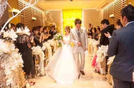 テラス付レストランで、自然体の笑顔が輝く結婚式に!の挙式画像