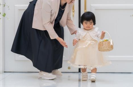 大切なゲストと過ごすアットホームウェディングの挙式画像