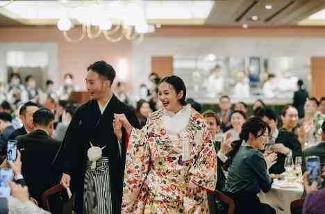 青春を振り返る お子様と忘れられない一日の披露宴画像