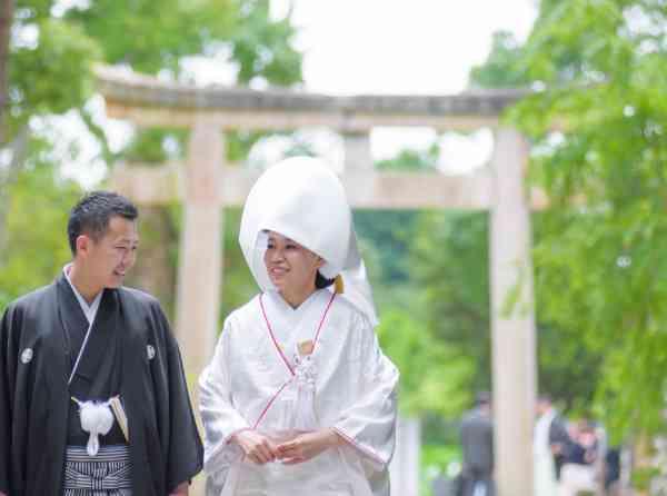 友人・家族への感謝を伝える国際色豊かなウエディングの挙式実例画像