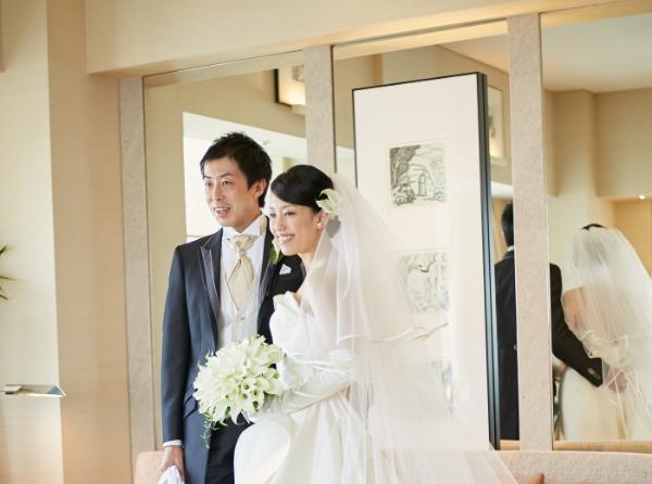ふたりが大好きな場所でゲストとの絆を深める結婚式の挙式実例画像