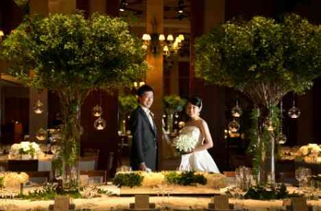 ふたりが大好きな場所でゲストとの絆を深める結婚式の披露宴画像