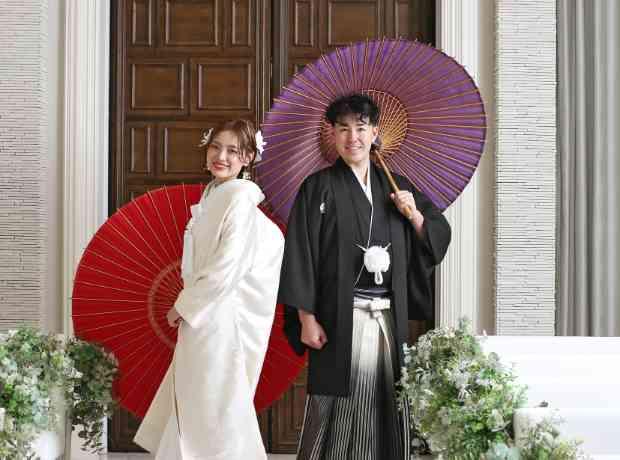ゲストとワイワイ盛り上がり楽しむ結婚式の挙式実例画像