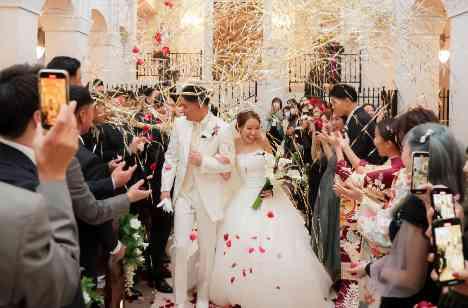 演出盛りだくさん!みんなで楽しむ結婚式の挙式画像